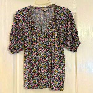 Loft Outlet Women’s Top Shirt Blouse Size S small Tiny Flowers.  100% rayon.